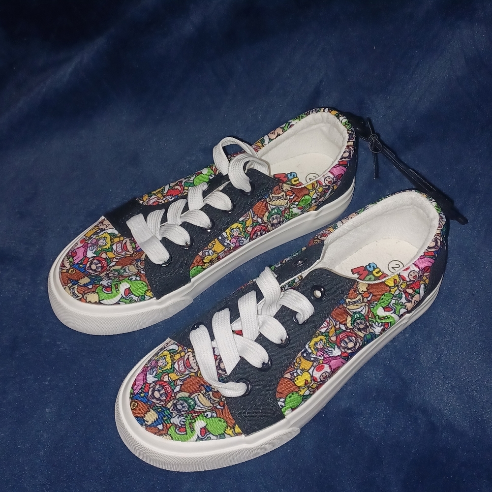 Super Mario World Sneakers Size 2 Nintendo 2022